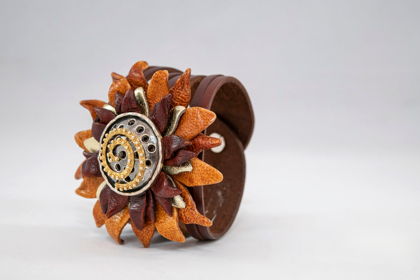 Bracciale a spirale con fiori e pelle placcato oro - Argento Sterling 925