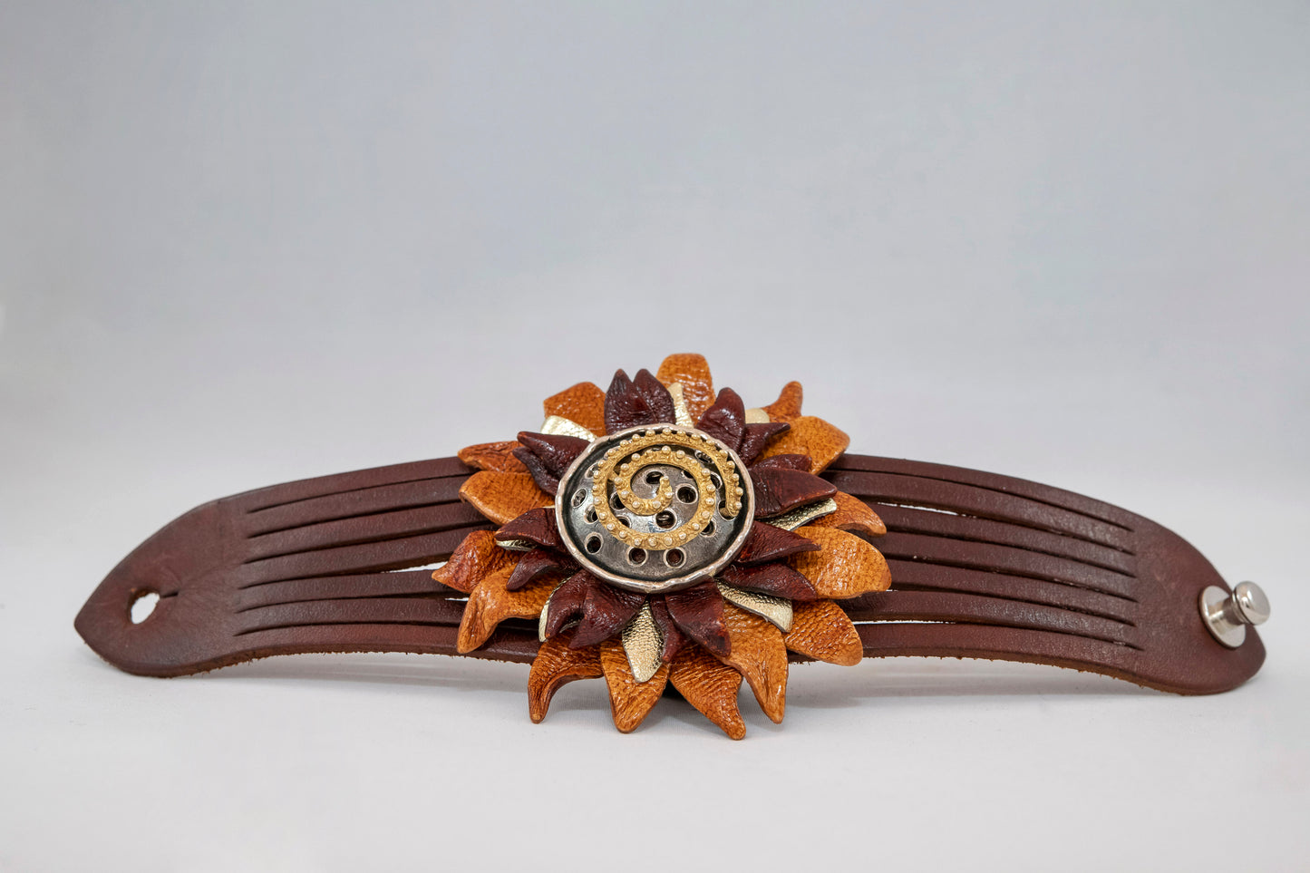 Bracciale a spirale con fiori e pelle placcato oro - Argento Sterling 925