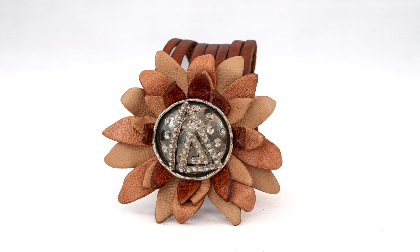 Pulsera Flor y Piel Marrón - Triángulo plata de ley 925