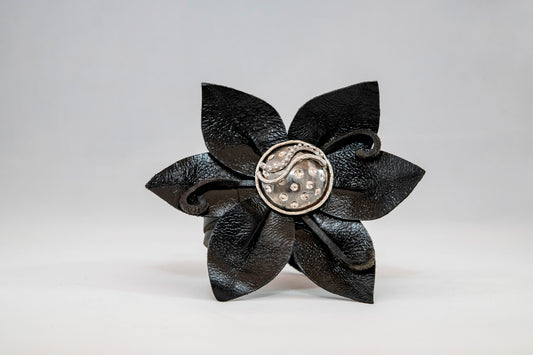 Bracciale con fiori e pelle nera - Onde in argento sterling 925 