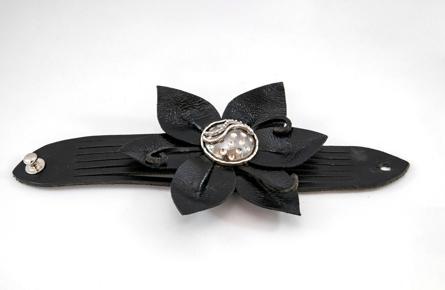 Pulsera  Flor y Piel Negra - Olas plata de ley 925