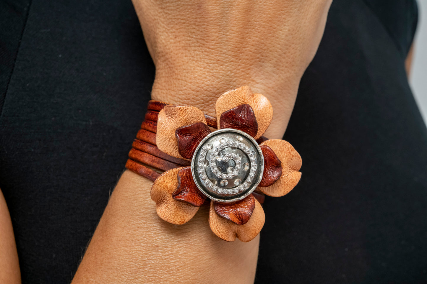 Pulsera  Flor y Piel espiral plata de ley 925