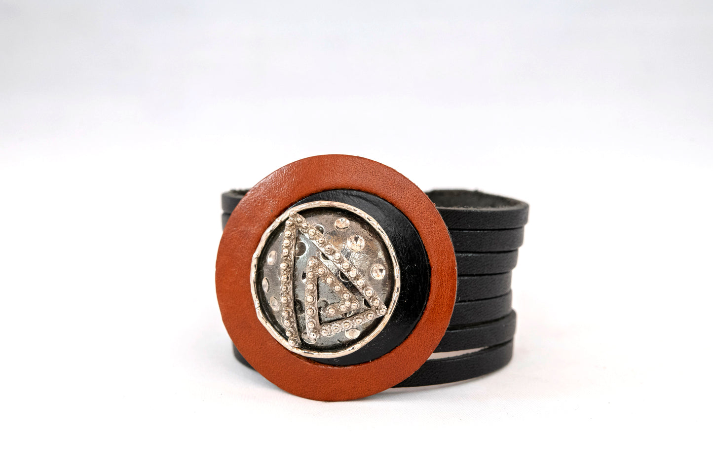 Pulsera  Flor y Piel Negra - Triángulo plata de ley 925