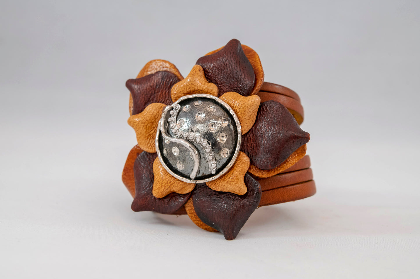 Pulsera  Flor y Piel Marrón - Olas plata de ley 925